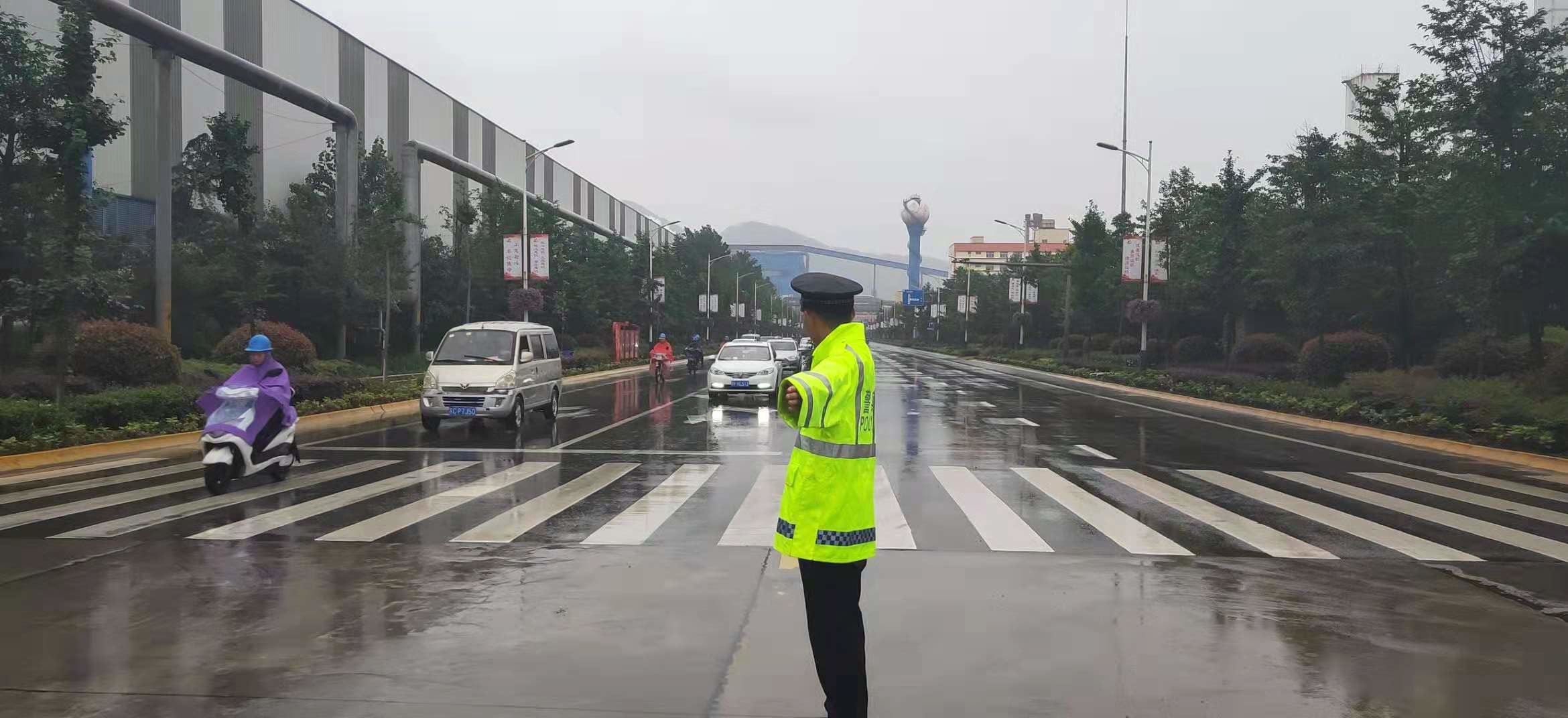 “汛”令如山，內(nèi)保服務(wù)中心以堅(jiān)守筑牢公司“安全堤”