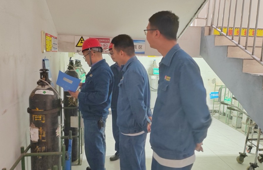 “紀”于心 “效”于行