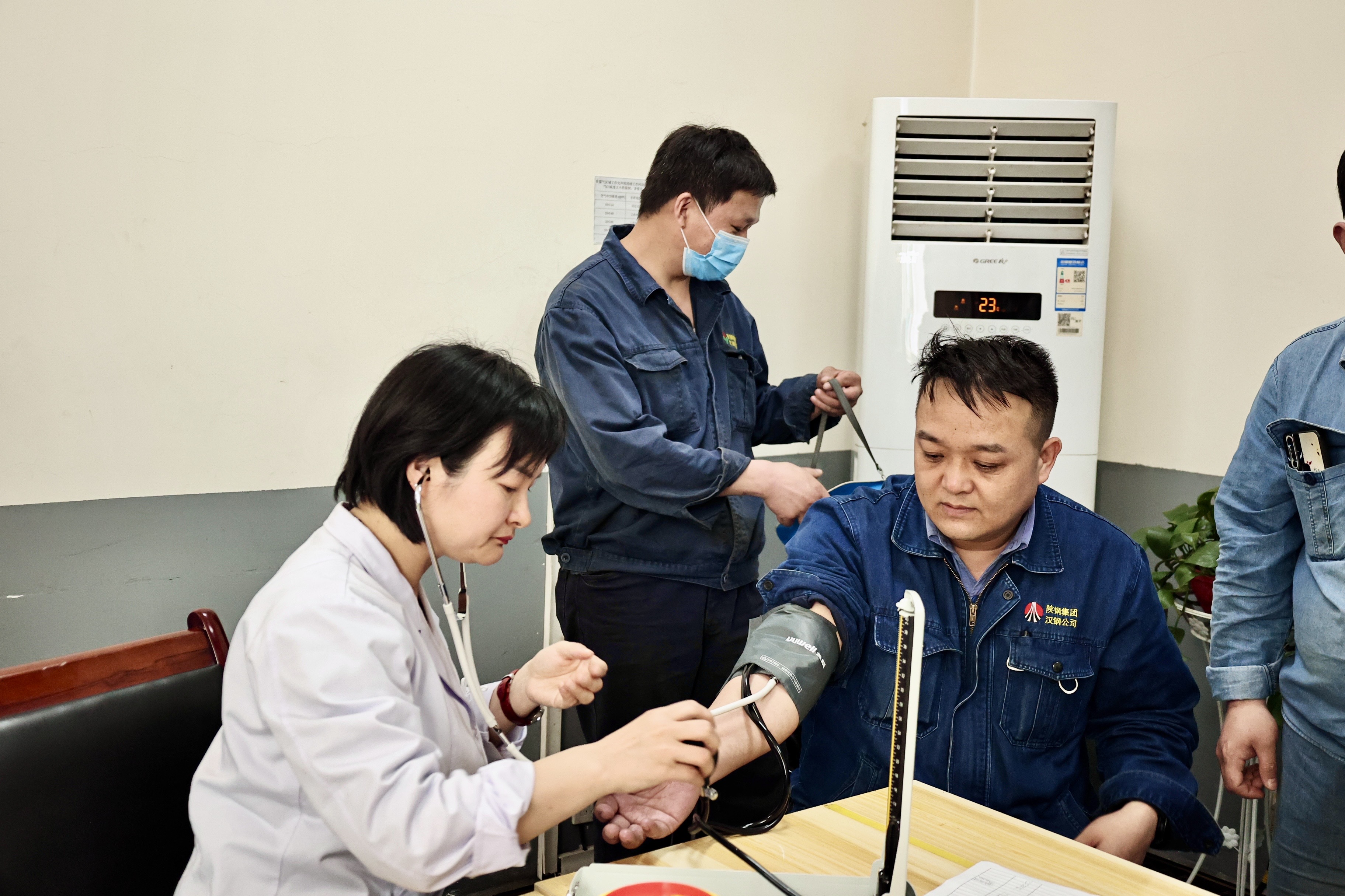 形勢教育強信心  凝聚逆勢突圍奮進合力