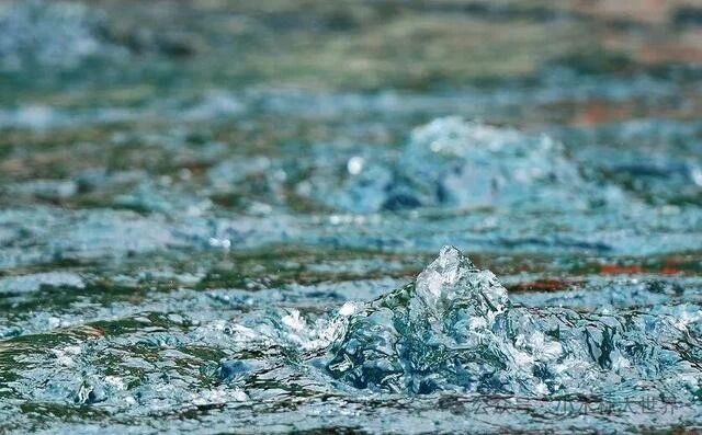 清泉在人間流淌 清泉在人間流淌