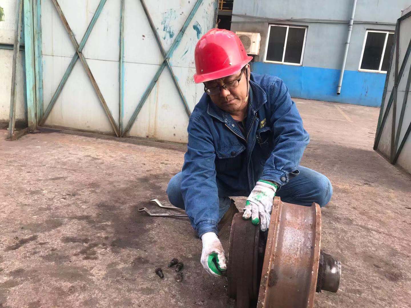 以“紅色引擎”驅動黨員領航攻堅 以“紅色引擎”驅動黨員領航攻堅