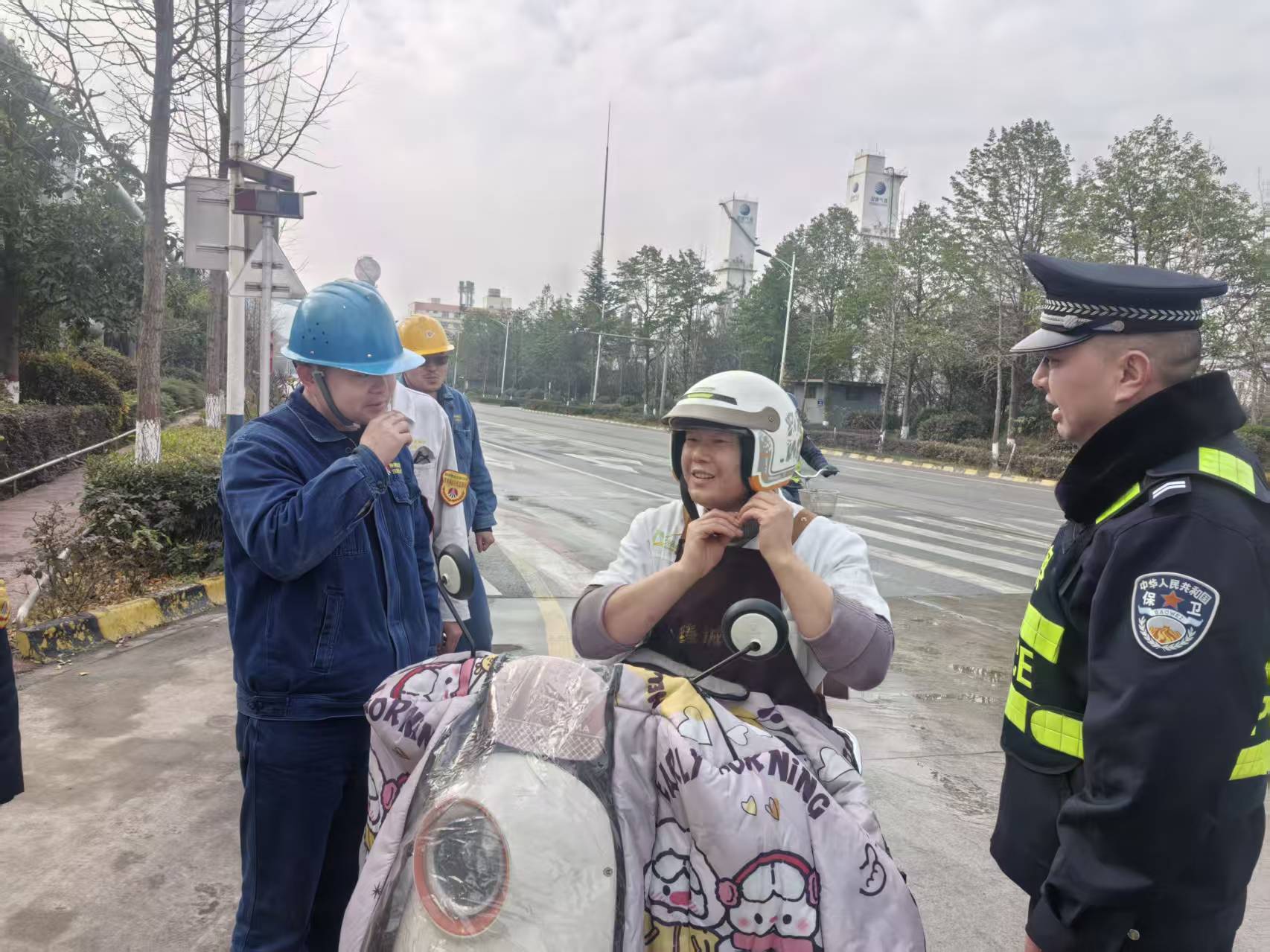 以青春力量護佑出行安全——漢鋼公司開展廠區交通安全專項整治行動