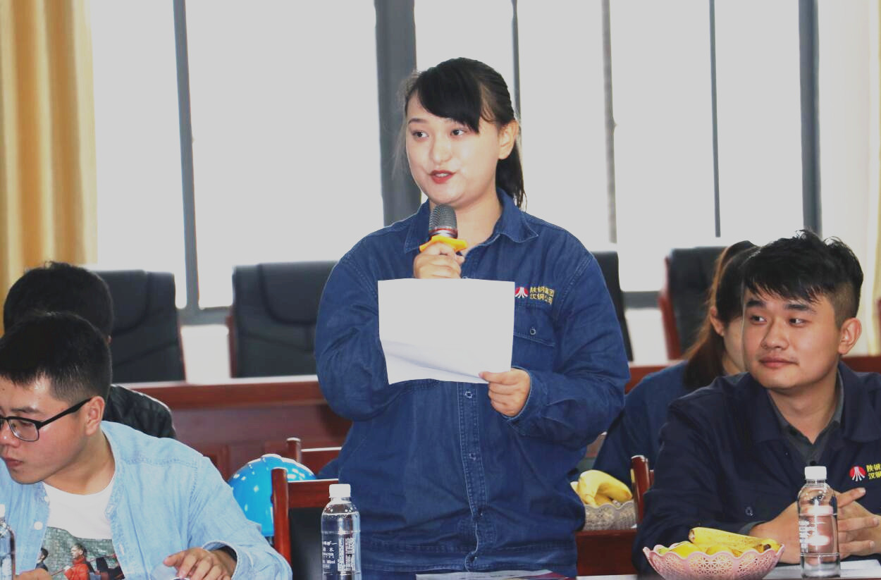 【公司新聞】公司召開(kāi)“喜迎雙節(jié) 共建鋼城”新招錄大學(xué)生座談會(huì) 【公司新聞】公司召開(kāi)“喜迎雙節(jié) 共建鋼城”新招錄大學(xué)生座談會(huì)