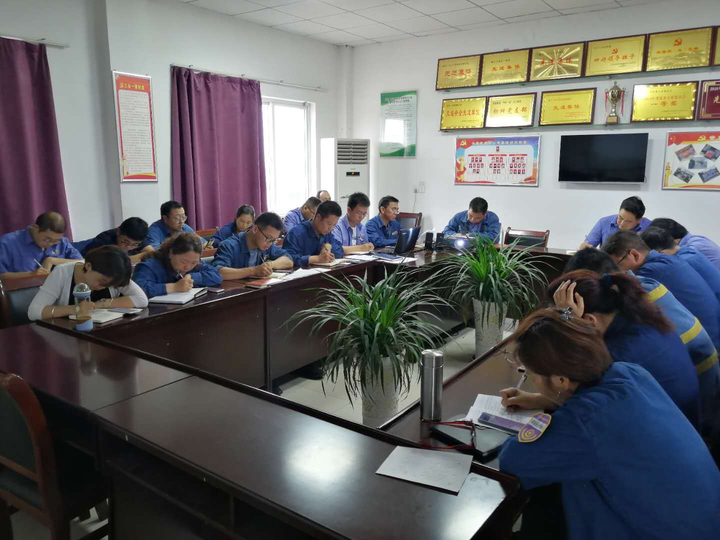 �����ӄӑB��κ�����V������Нu�����P�ڹ�˾�|�z��κ�����V�ă��c˼��