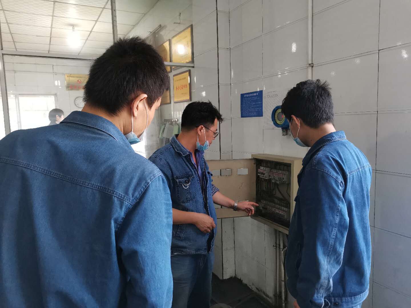 大干一百天,誓奪安全年 大干一百天,誓奪安全年